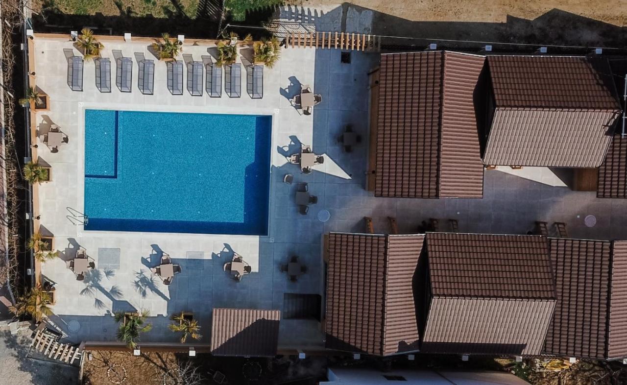 Bujtina Siar Hotel โปกราเดซ ภายนอก รูปภาพ