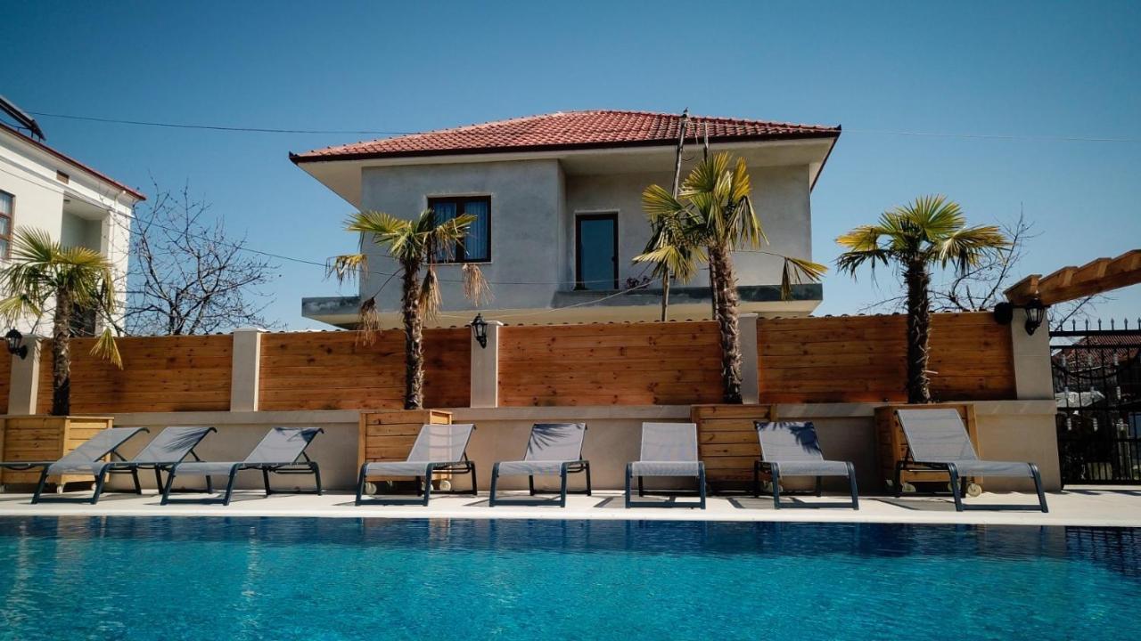 Bujtina Siar Hotel โปกราเดซ ภายนอก รูปภาพ