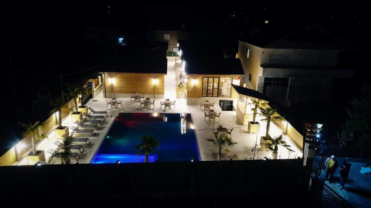 Bujtina Siar Hotel โปกราเดซ ภายนอก รูปภาพ
