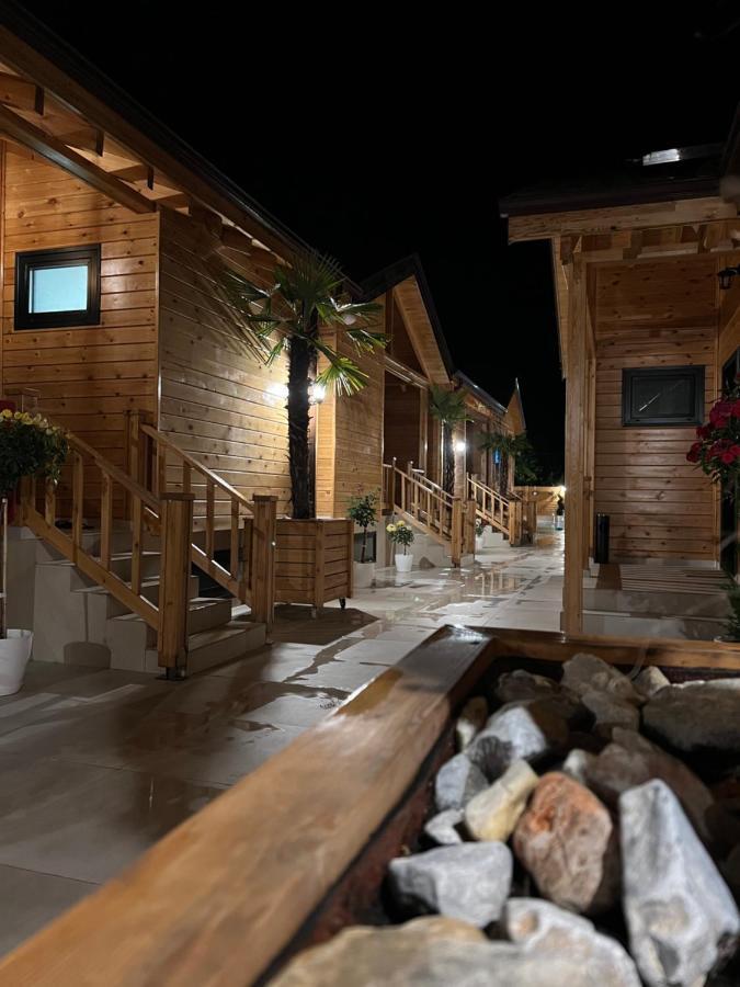 Bujtina Siar Hotel โปกราเดซ ภายนอก รูปภาพ