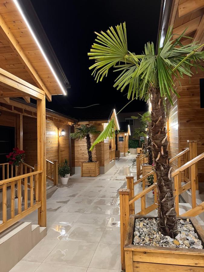 Bujtina Siar Hotel โปกราเดซ ภายนอก รูปภาพ