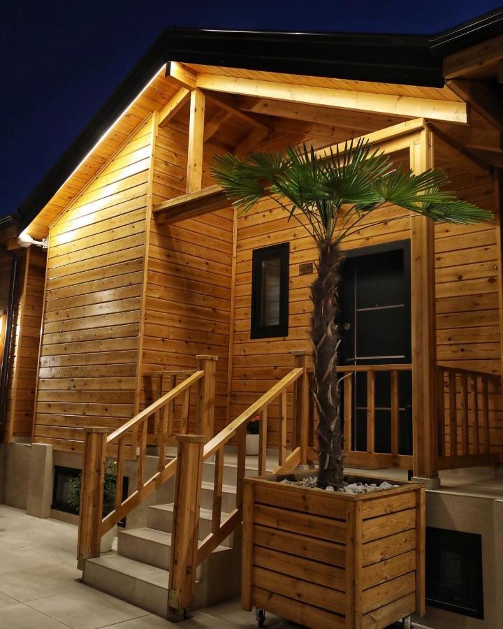 Bujtina Siar Hotel โปกราเดซ ภายนอก รูปภาพ