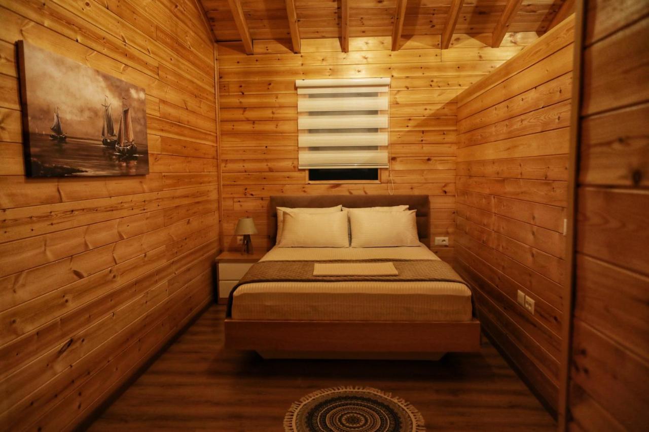 Bujtina Siar Hotel โปกราเดซ ภายนอก รูปภาพ