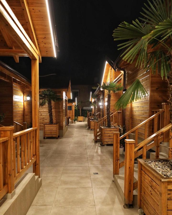 Bujtina Siar Hotel โปกราเดซ ภายนอก รูปภาพ