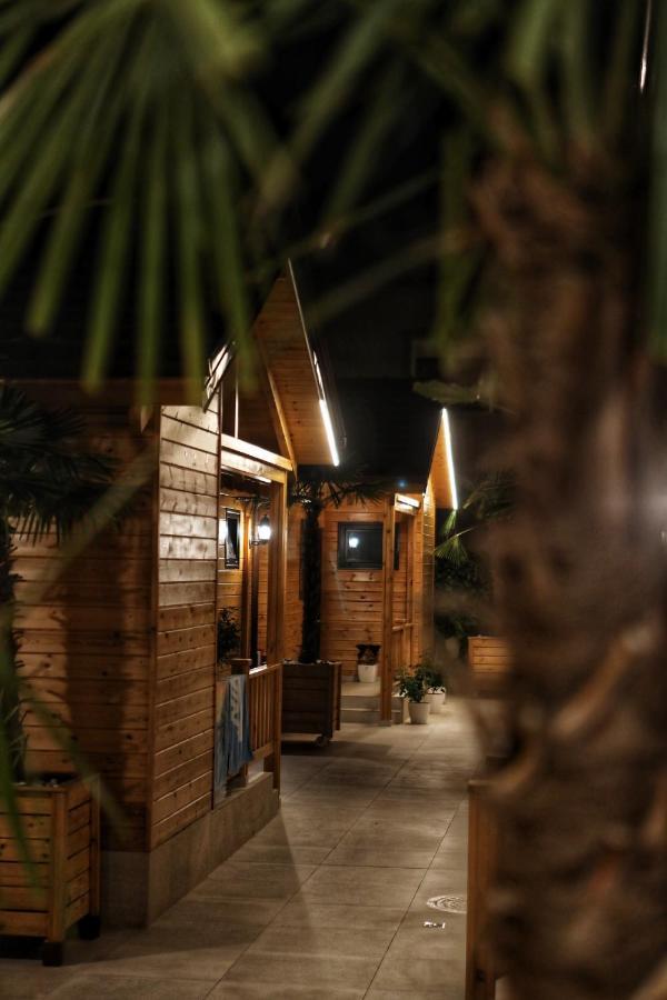 Bujtina Siar Hotel โปกราเดซ ภายนอก รูปภาพ